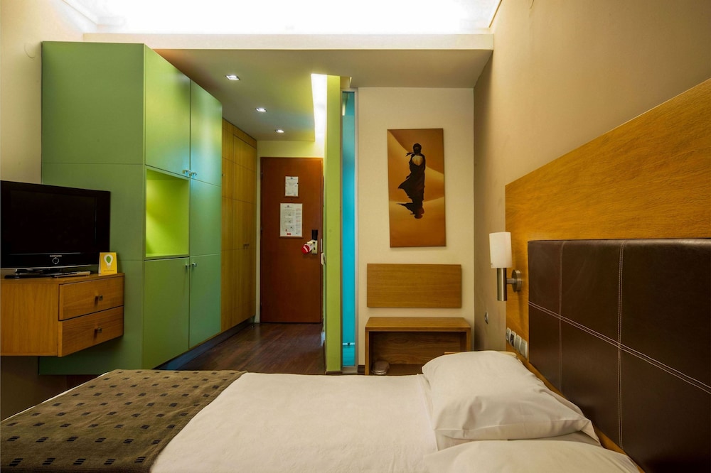 Standard Room, Connecting Rooms - Photo 5