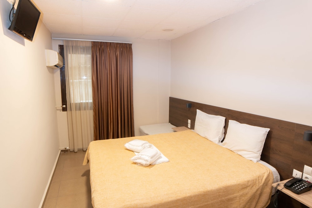 Economy Double Room photo 3