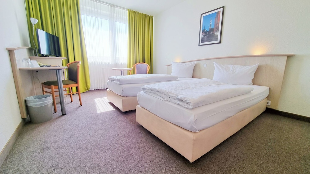 Double or Twin Room - Photo 2