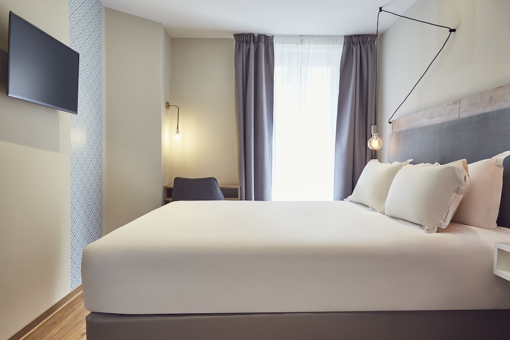 Superior Double Room Single Use - Photo 4