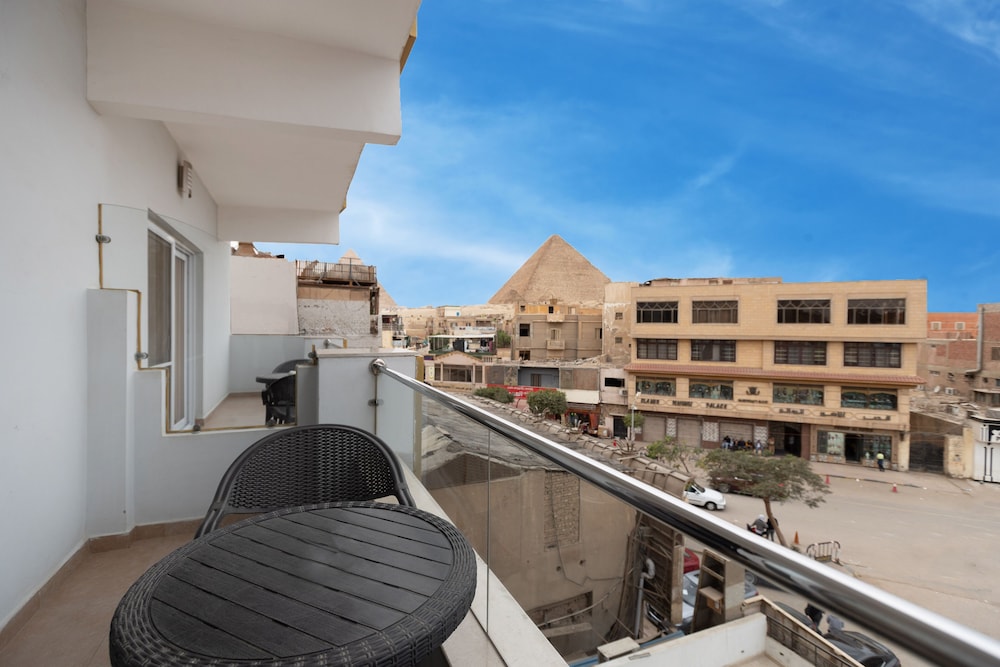 Superior Twin Room With Panoramic Pyramids View & Balcony - Photo 2