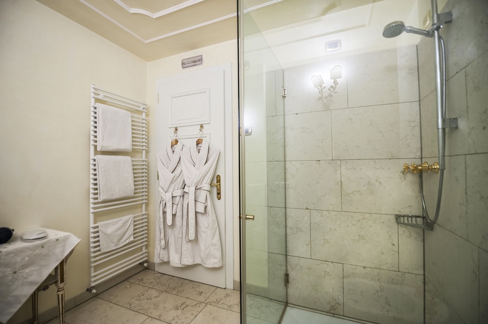 Deluxe Double Room - Photo 4