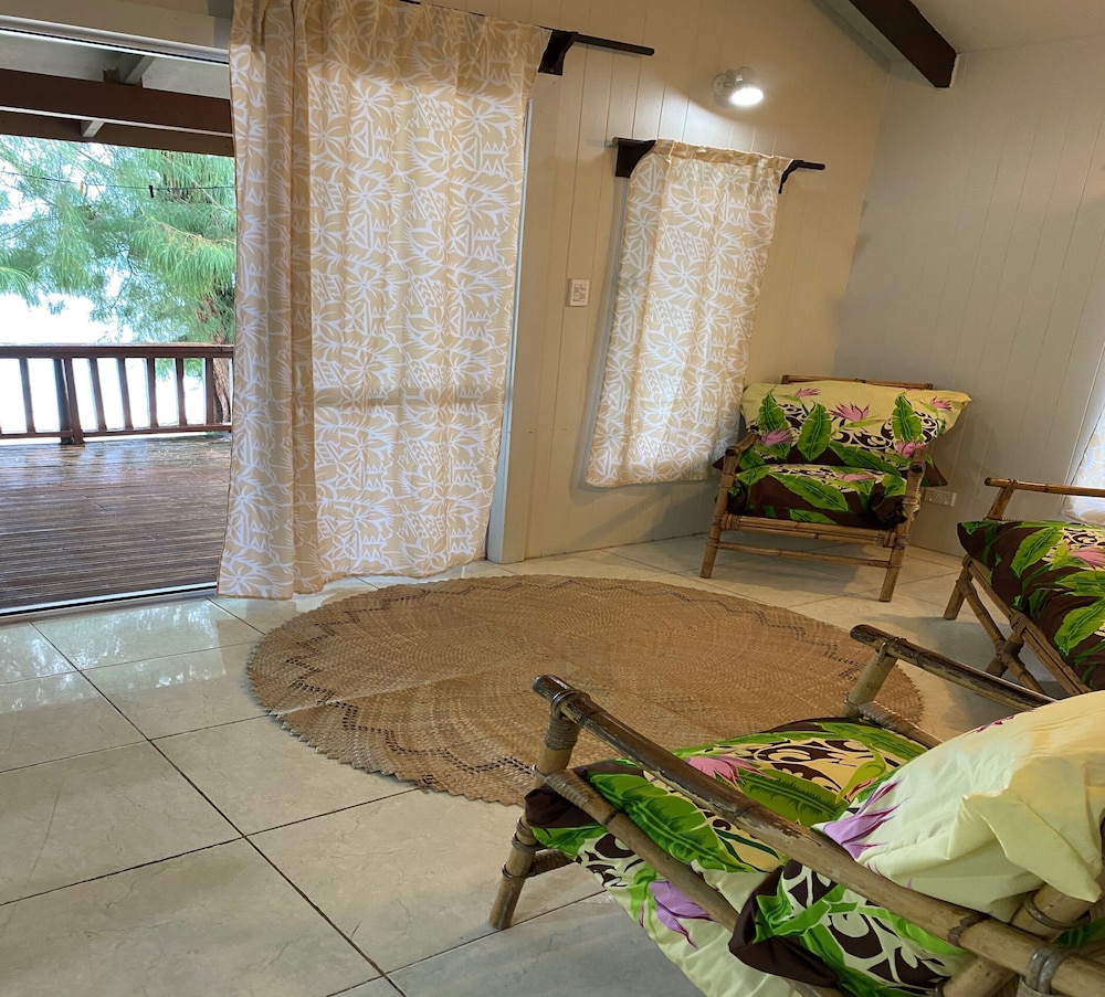 Bungalow 4, 1 Bedroom, Beachview, Beachfront photo 2