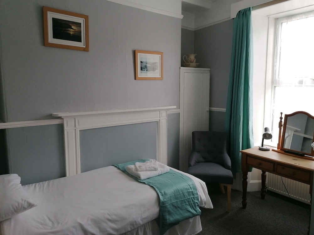 Single Room, Ensuite photo 2