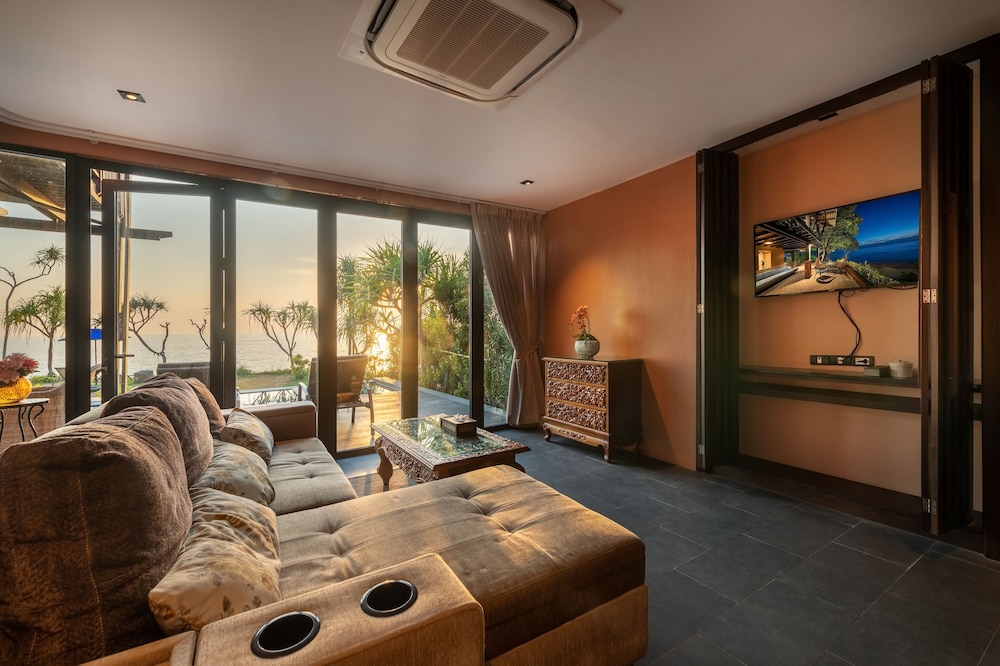 Beachfront Jacuzzi Pool Villa Two Bedroom Duplex with Lounge - Photo 6
