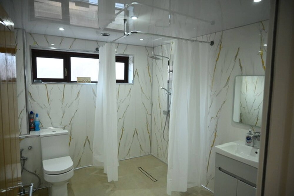 Watermead Retreat Bungalow, Photo 11
