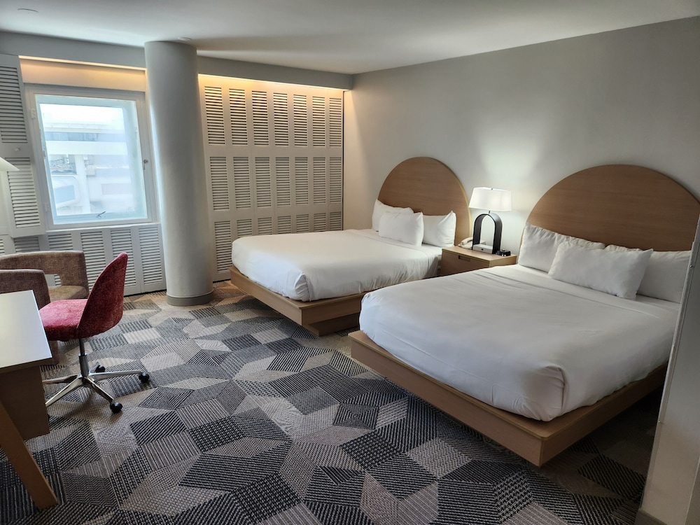 Standard Room, 2 Queen Beds - Photo 1