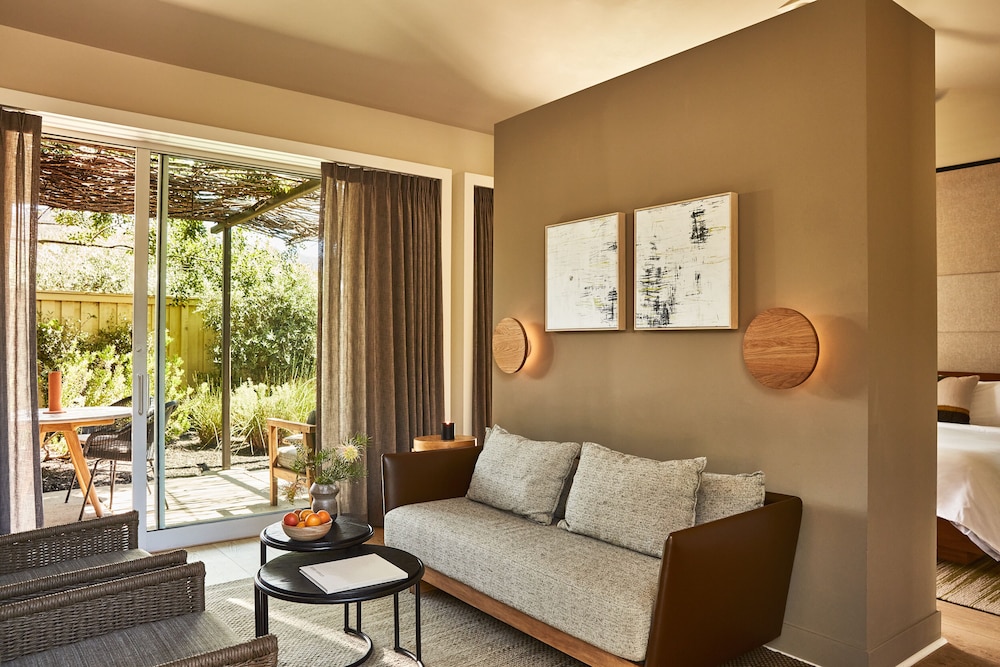 Suite (Silverado) - Photo 3