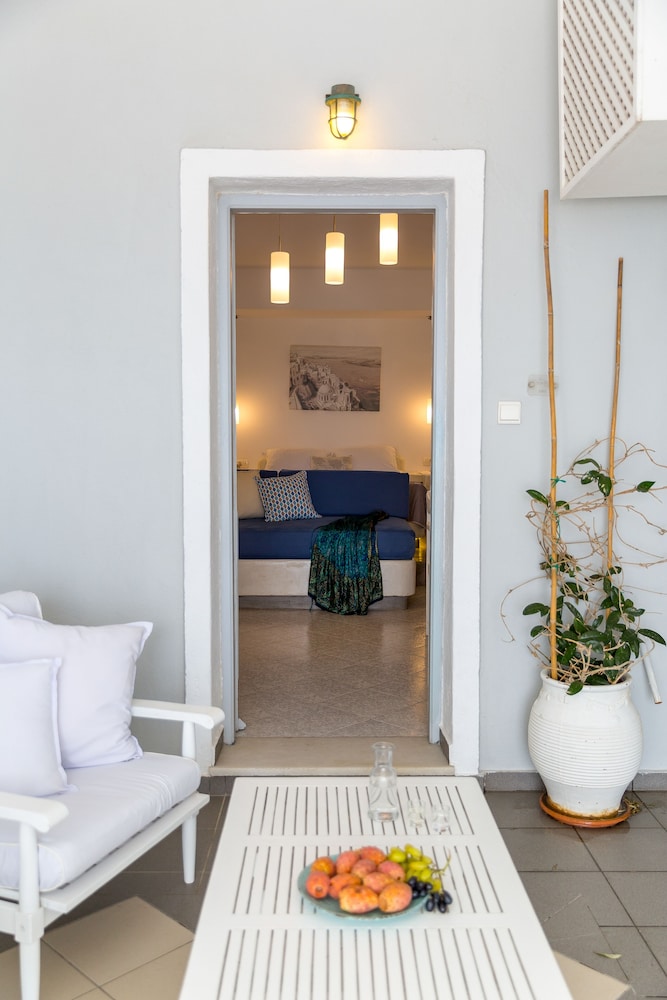 Superior Room, Terrace (Caldera View) - Photo 9