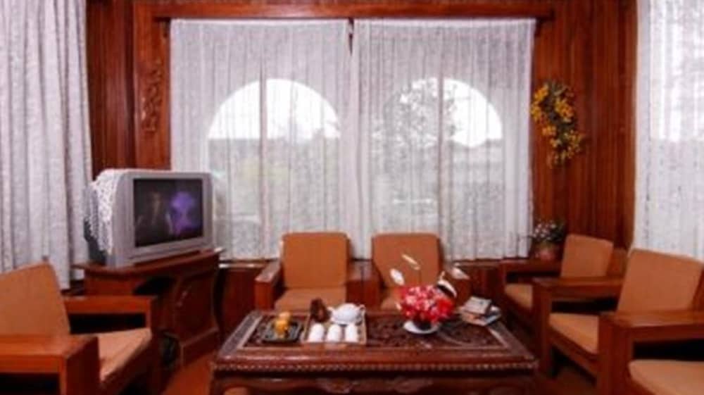 Superior Double or Twin Room photo 1