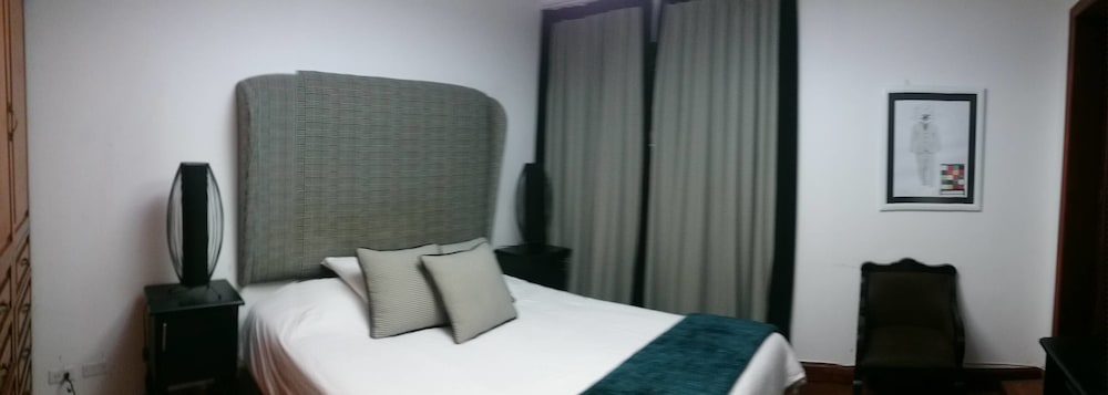 Signature Room, 1 Queen Bed, Private Bathroom photo 1