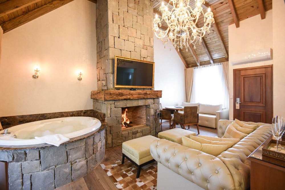 Grand Master Chalet