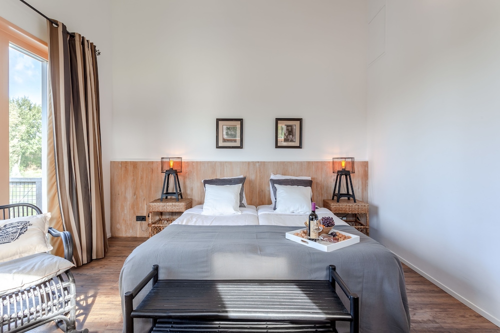 Standard Double or Twin Room, River View, Courtyard Area photo 3