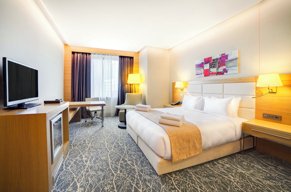 Standard Room, 1 King Bed, Accessible, Smoking