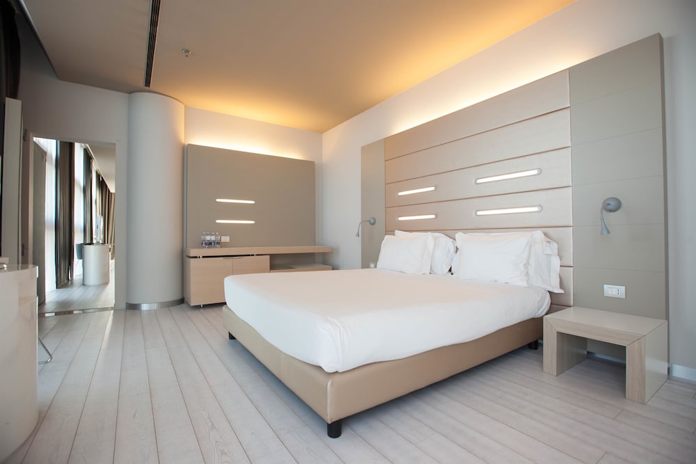 Family Suite, Multiple Beds, Non Smoking - Photo 2
