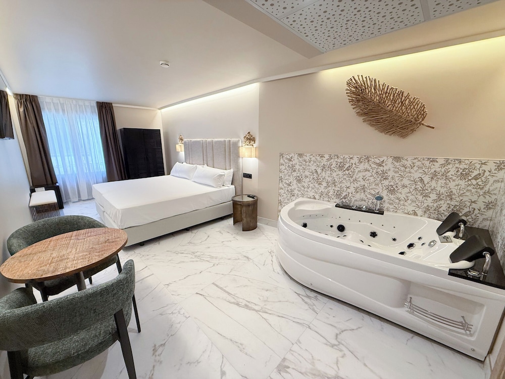 Comfort Double Room, City View