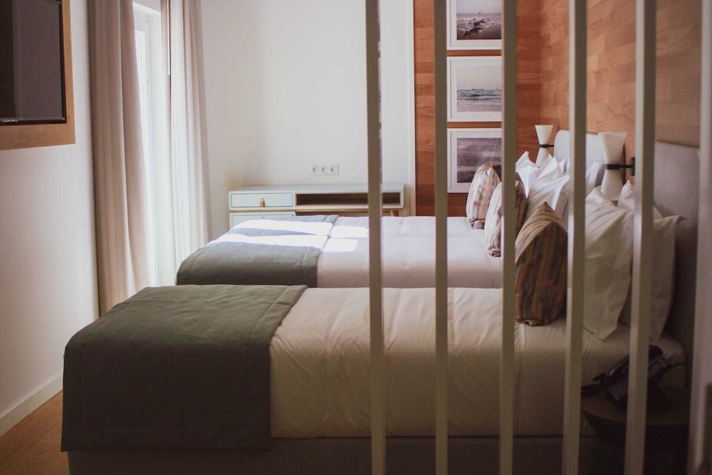 Standard Twin Room - Photo 8