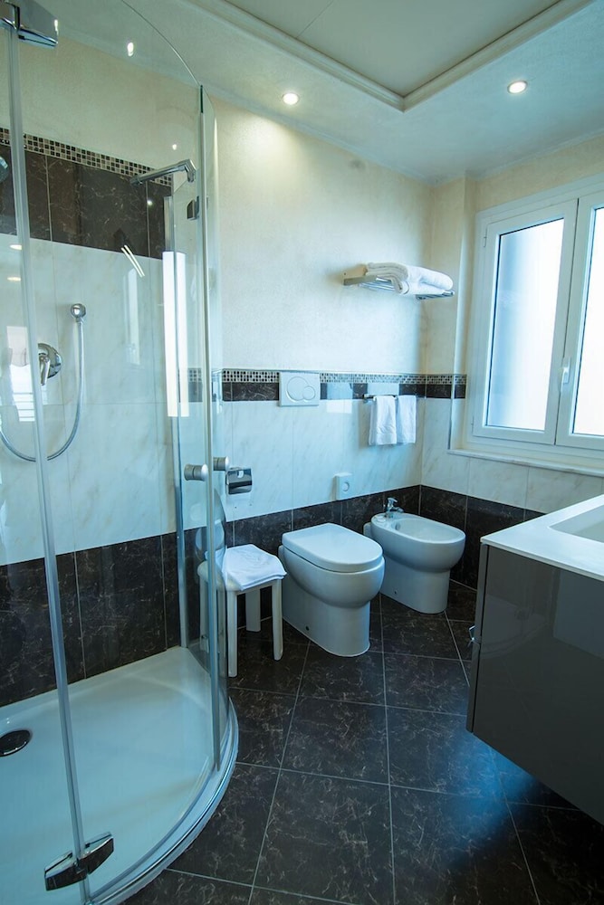 Junior Suite, Balcony, Sea View - Photo 12