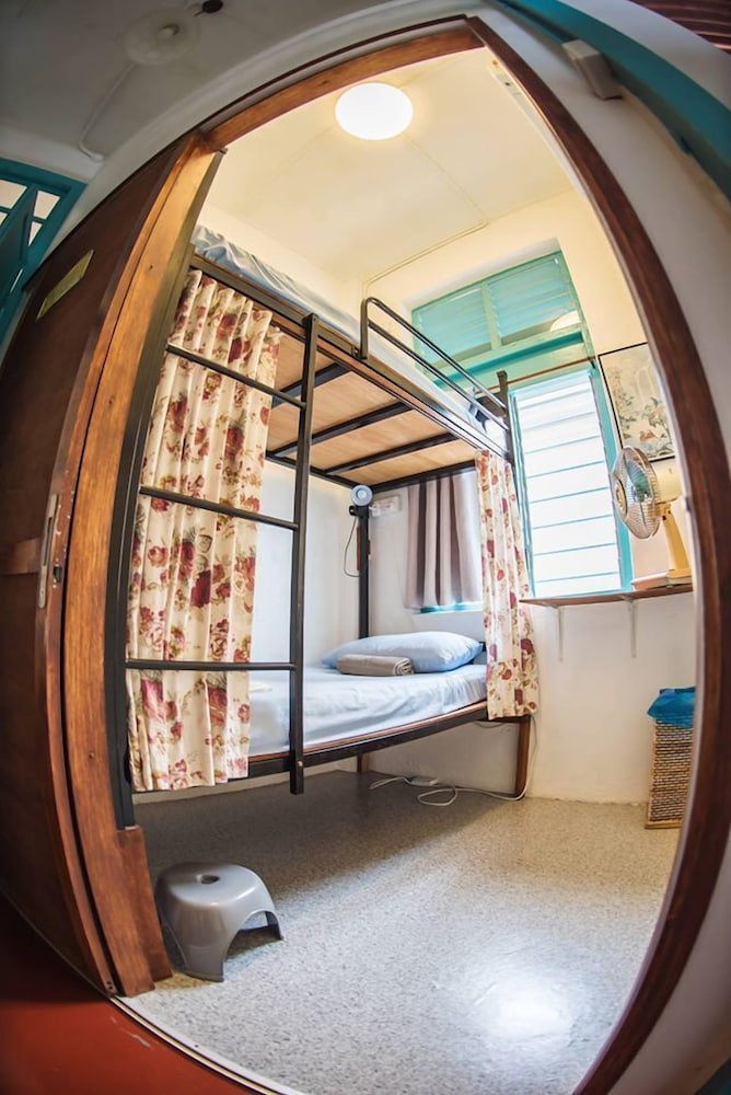 Basic Room, Non Smoking (1 Bunk Bed) - Photo 7