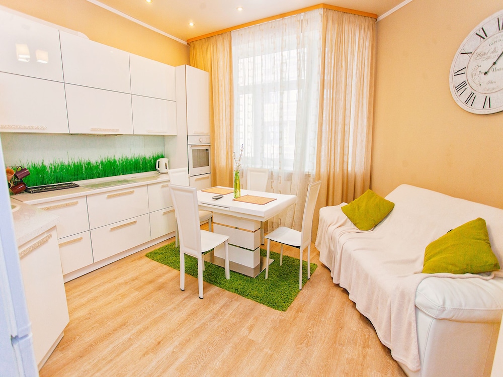 Romantic Apartment, 1 Queen Bed with Sofa bed, Non Smoking, Courtyard View photo 3