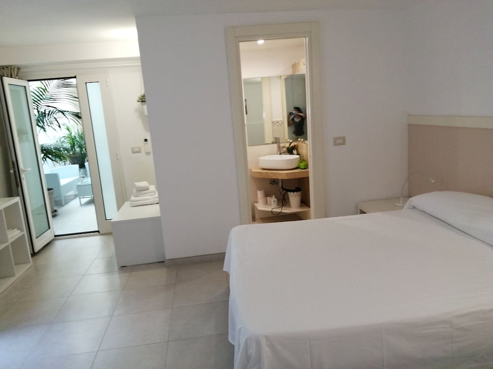 Double Or Twin Room, Private Bathroom (External) photo 3