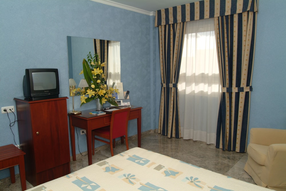 Superior Double or Twin Room - Photo 5