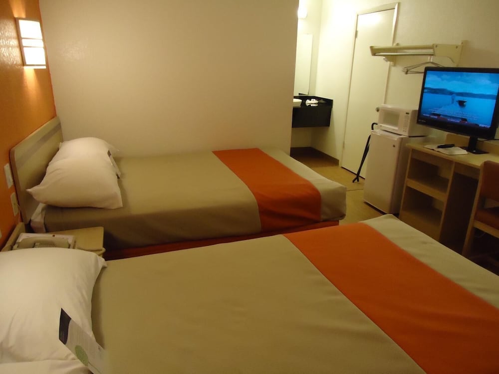 Deluxe Room, 2 Double Beds, Non Smoking, Refrigerator & Microwave - Photo 1