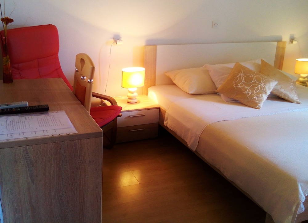 Basic Room photo 2