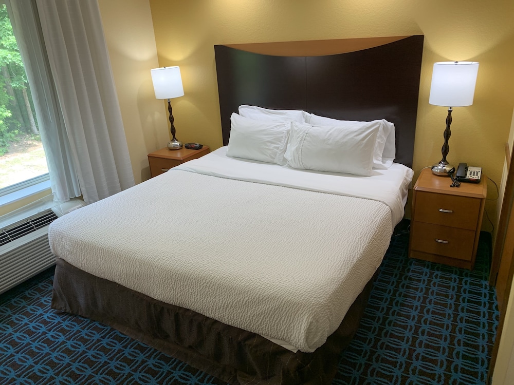 Room, 1 King Bed (Mobility/Hearing Access, Roll-In Shwr) - Photo 1