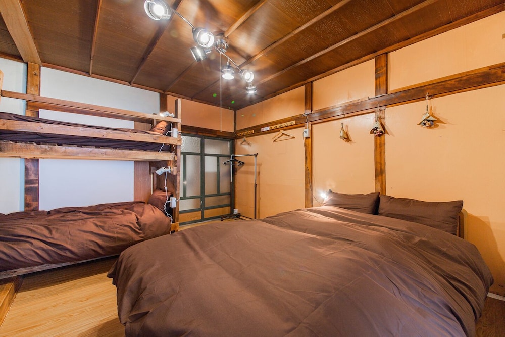 House - Photo 2