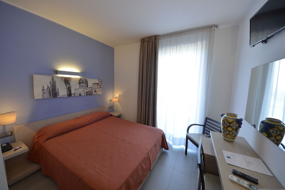 Superior Double or Twin Room, Sea View photo 1