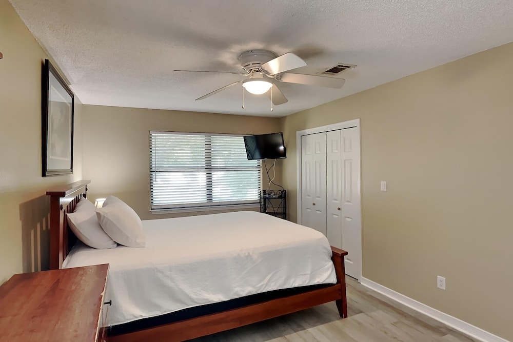 House, Multiple Beds, Kitchen, Garden View photo 1