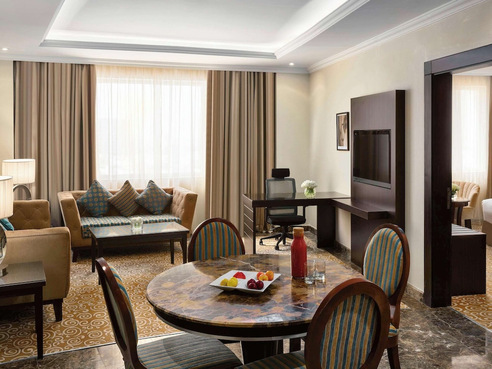 Suite, 1 Double Bed photo 2