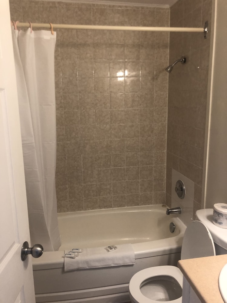 Standard Cabin, 2 Queen Beds, City View, Ground Floor photo 2