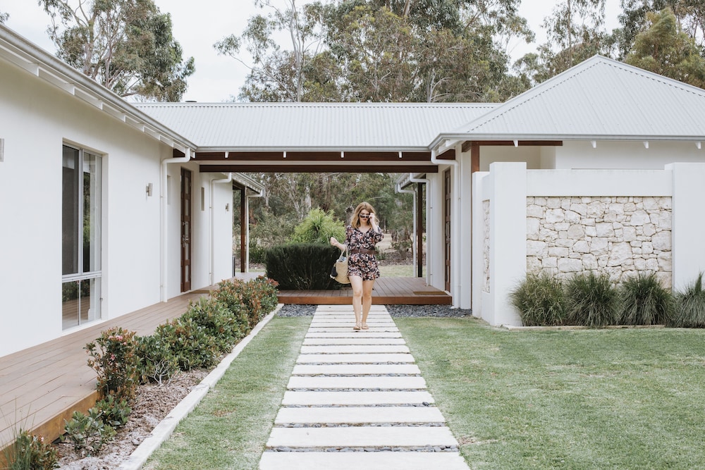 The Bungalow Deluxe photo 3