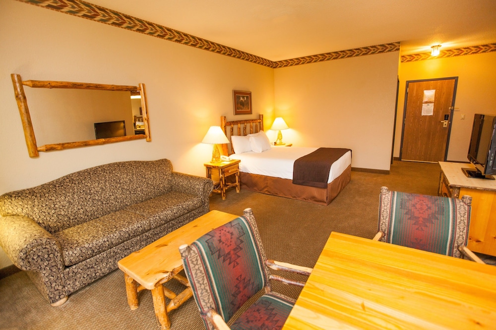 Queen Sofa Suite Accessible - Water Park Included photo 3