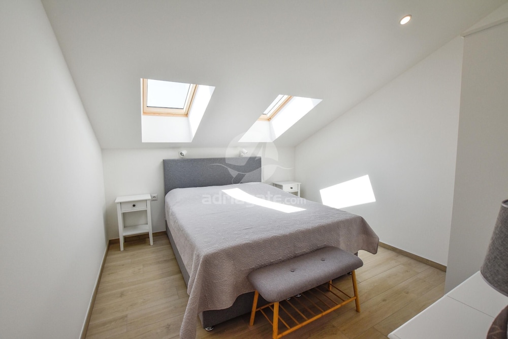 Apartment (A2)
