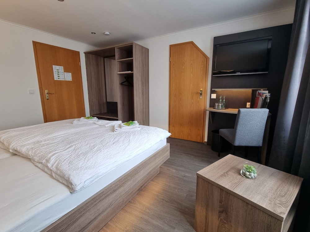 Deluxe Double Room, Private Bathroom photo 3