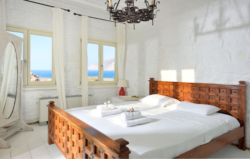 Megista Blue 2 Bedroom Penthouse with Sea