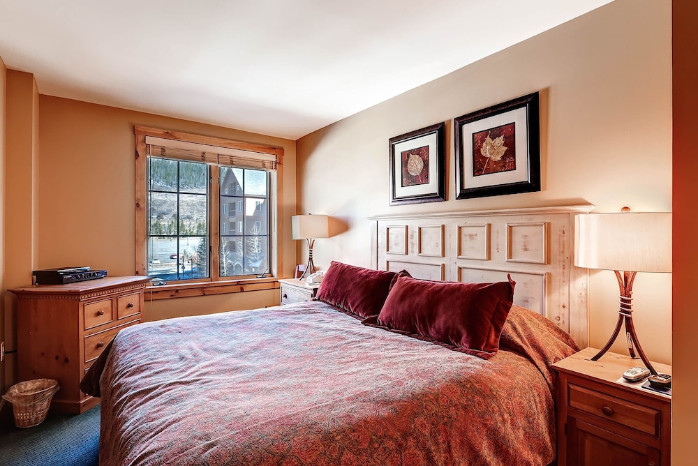 Condo, 2 Bedrooms