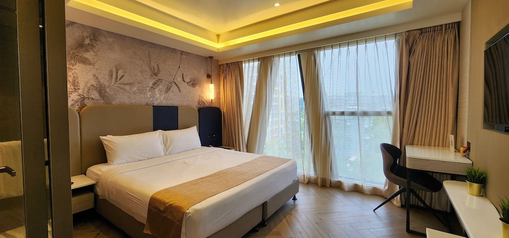Premium King Room with Smart Tv - Photo 5