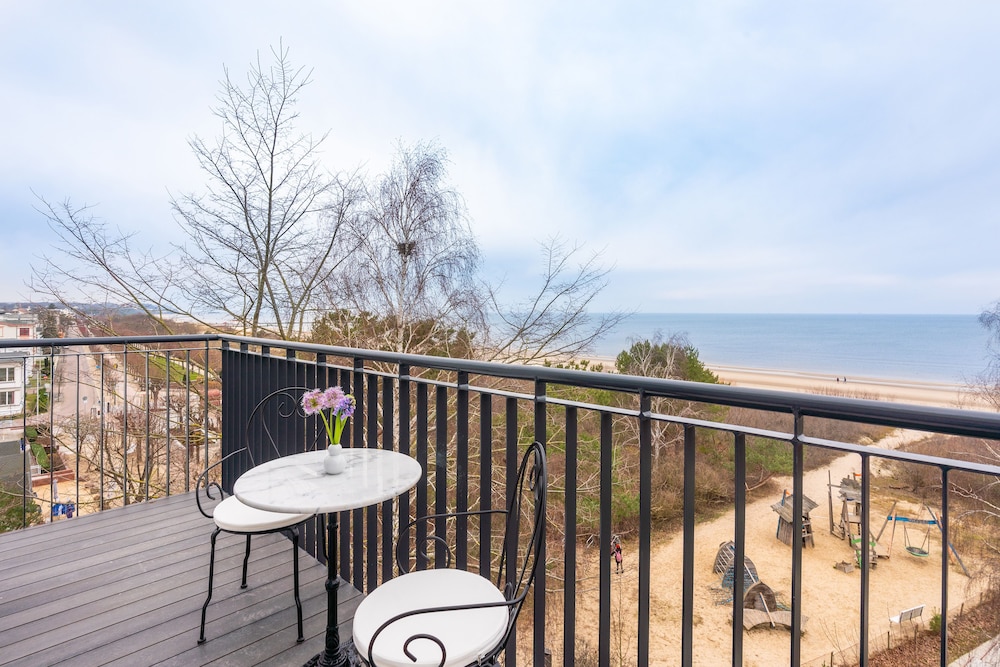 Deluxe Room with Seaview & Balcony