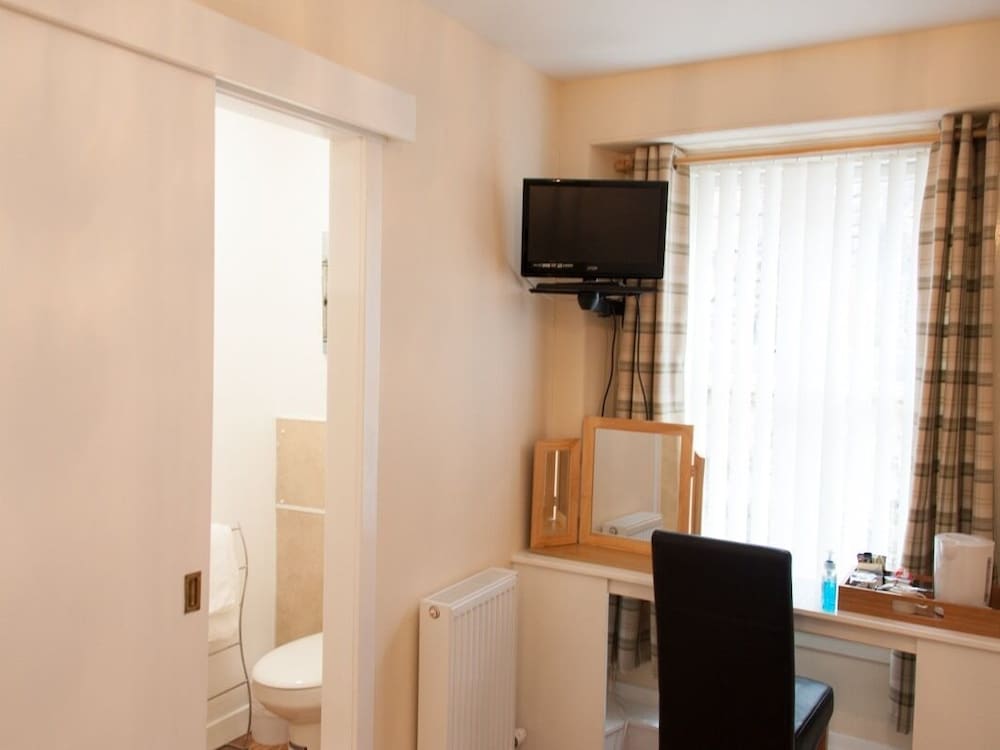 Single Room, Ensuite photo 2