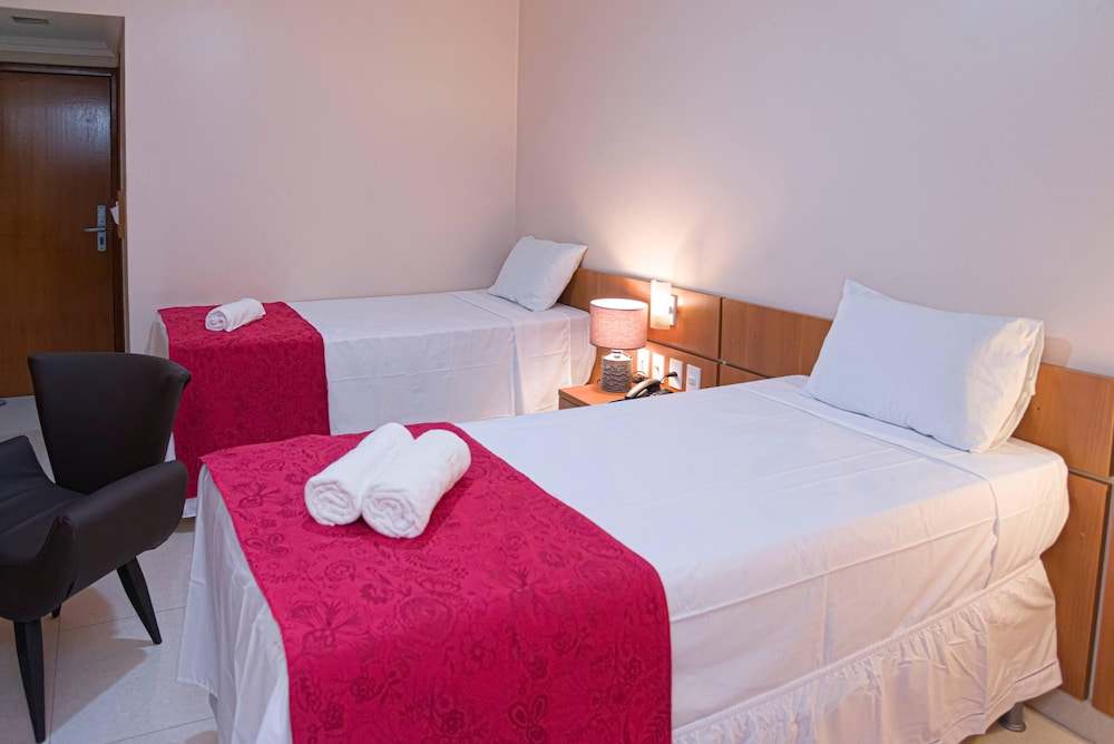 Standard Twin Room - Photo 7