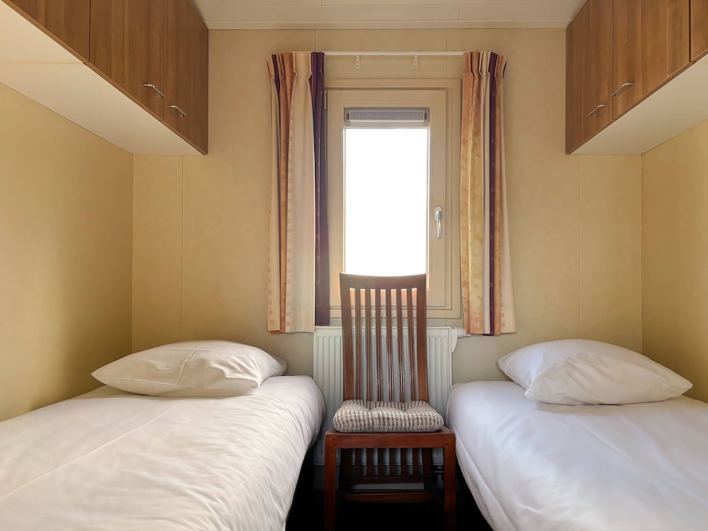 Standard Bungalow, 2 Bedrooms, Overwater
