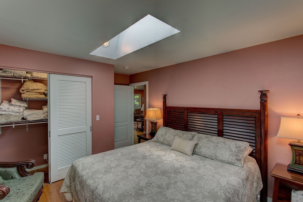 House, 2 Bedrooms