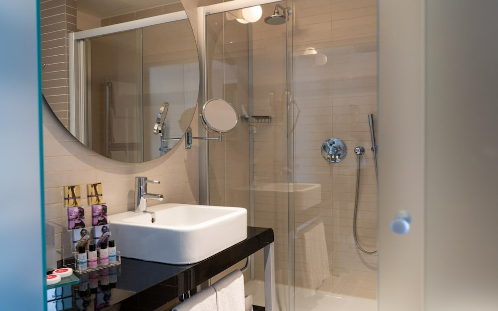 Classic Double Room - Photo 8