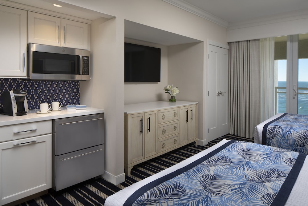 Room, 2 Queen Beds, Beach View