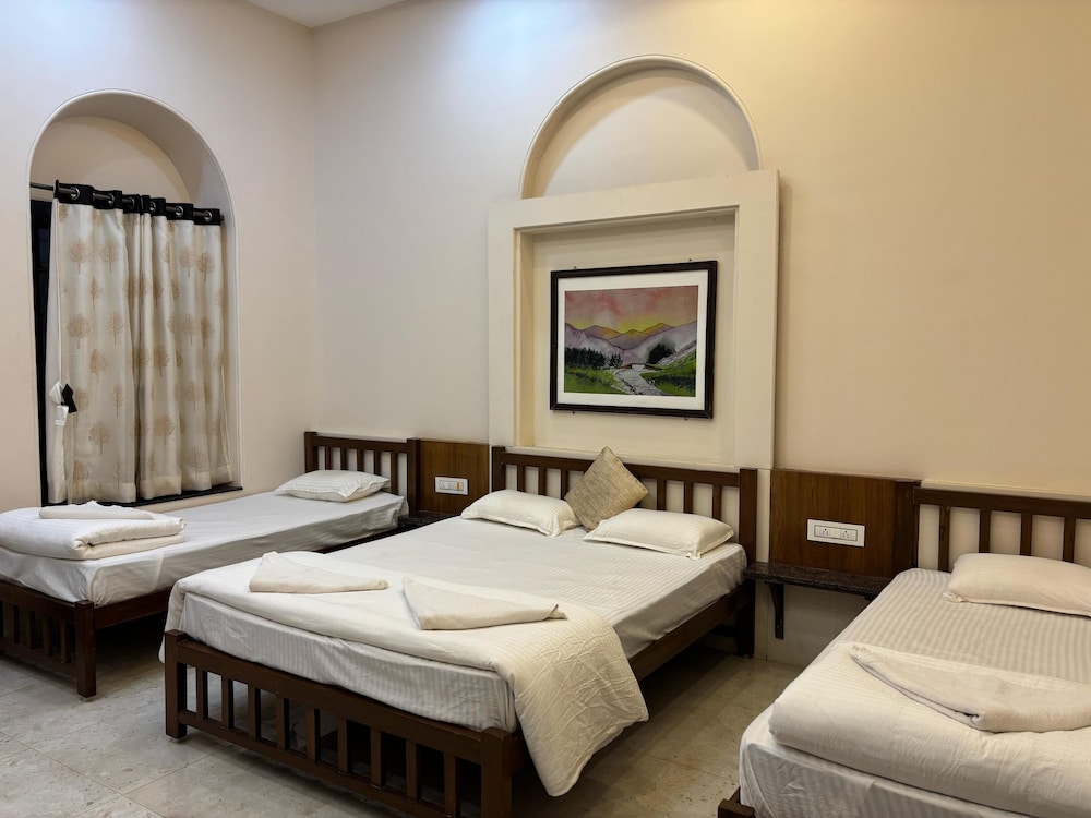 Luxury Double or Twin Room, Multiple Beds, Non Smoking, Hill View photo 3