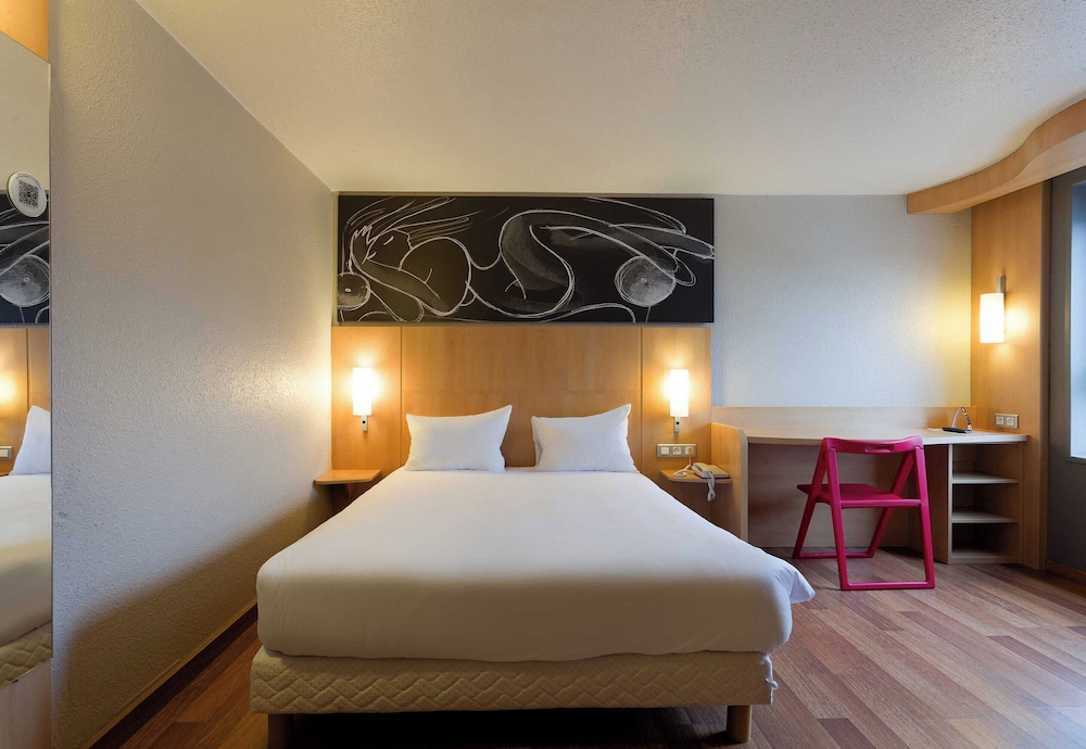 Standard Double Room, Mobility Accessible, Non Smoking - Photo 1